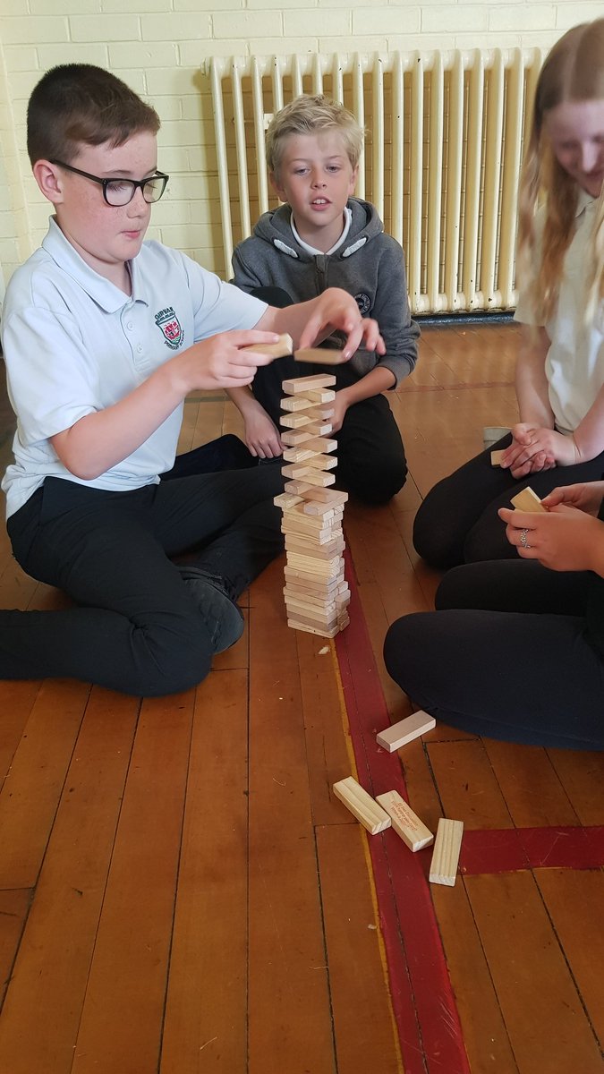 GirvanPrimary's tweet image. P6 using teamwork and self-regulation to help them build the highest possible tower #teamwork @Tree_Of #treeofknowledge #teamgirvan