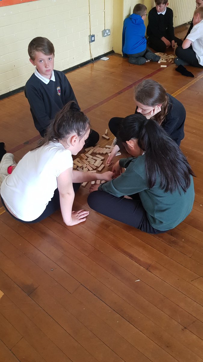 GirvanPrimary's tweet image. P6 using teamwork and self-regulation to help them build the highest possible tower #teamwork @Tree_Of #treeofknowledge #teamgirvan