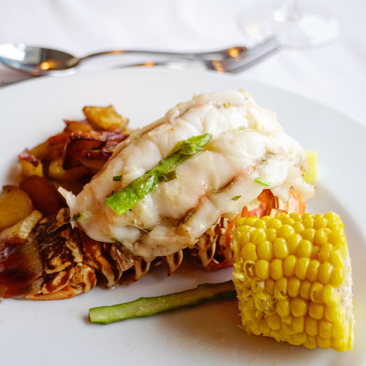 PopularCruising's tweet image. Succulent Marinated Broiled #Lobster in #TheCoastalDiningRoom on @VictoryCruise #VictoryI #GreatLakes #cruise #travel #food