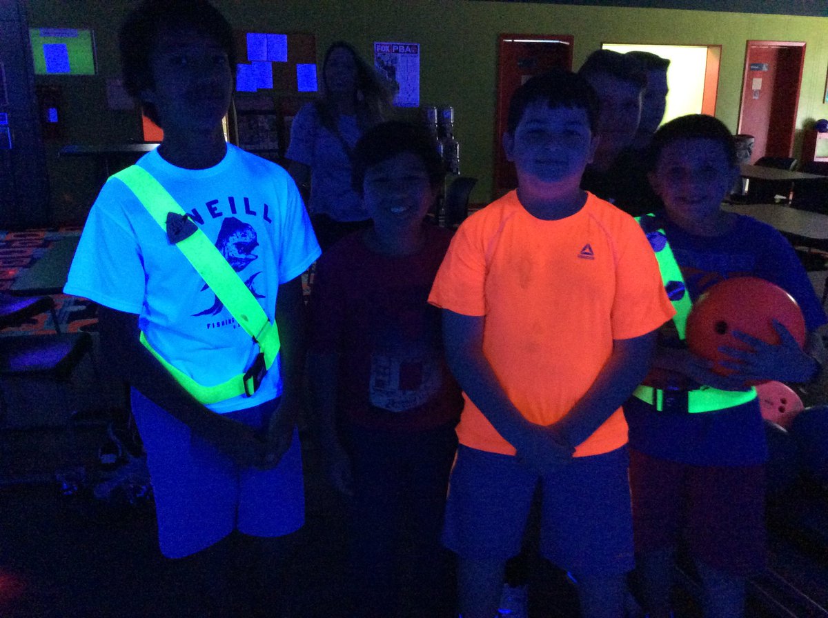 JenniferBerbert's tweet photo. 5th graders enjoying some glow in the dark bowling. Thank you Manatee Lanes for a great time. #mapholder #ipskindness2018 https://t.co/kr62peNJ01