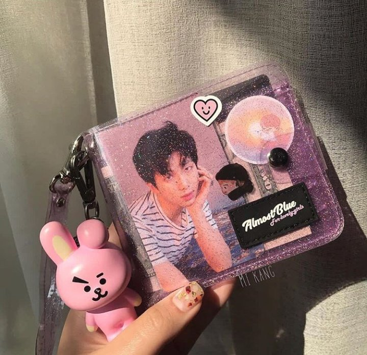 HERGALAXYPH's tweet photo. [🇵🇭 PH GO] • #HGPHGOs            
 — please help retweet —  

✨ ALMOST BLUE JELLY WALLET (replica)✨ 

✧ 680 PHP EACH + LSF 
✧ DOO: UNTIL JUNE 13
✧ DOP: UNTIL JUNE 14 (2PM PH TIME)  

‼️ DM US FOR ORDERS ‼️ https://t.co/5yTVnhZYhB