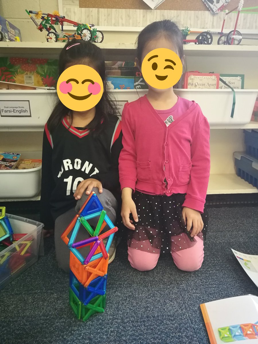 bayviewglenlib's tweet photo. Innovation at its best with KN and STEAM bins in the learning commons! Look who made a clock tower and a flower!
@brookebrownTOTB

#learningcommons #STEAMbins #STEMbins #innoation https://t.co/k79OboEvbn