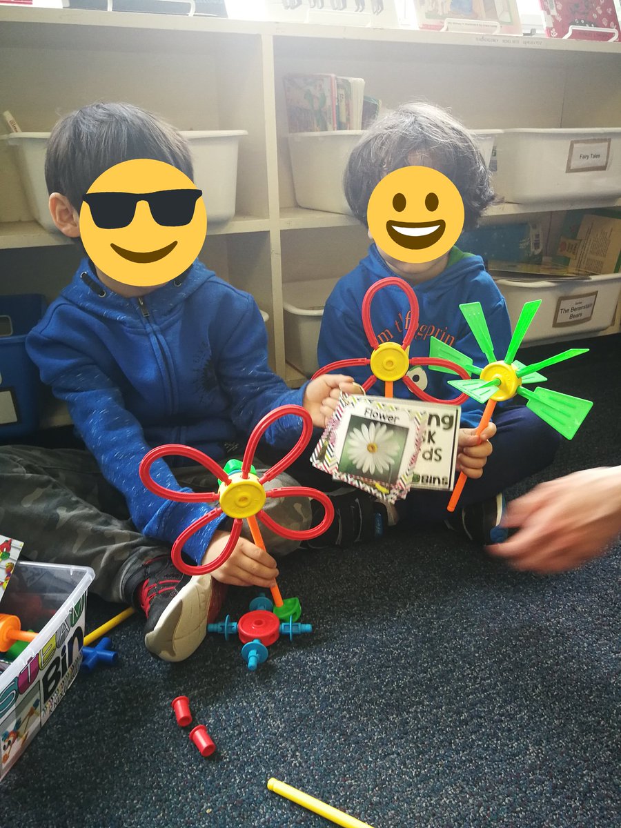 bayviewglenlib's tweet photo. Innovation at its best with KN and STEAM bins in the learning commons! Look who made a clock tower and a flower!
@brookebrownTOTB

#learningcommons #STEAMbins #STEMbins #innoation https://t.co/k79OboEvbn