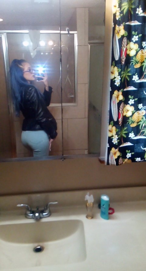 shutupdestiney's tweet photo. #snapchat👻 #snap #snapchatfilter #snapme #snapchatme #amso #addmeonsnap #iaddback #snapchatbabe #snapchatcodes #snapchatstories #bluehair #dontcare #bluehairdontcare #beautiful #pretty https://t.co/94UoJqkLPN