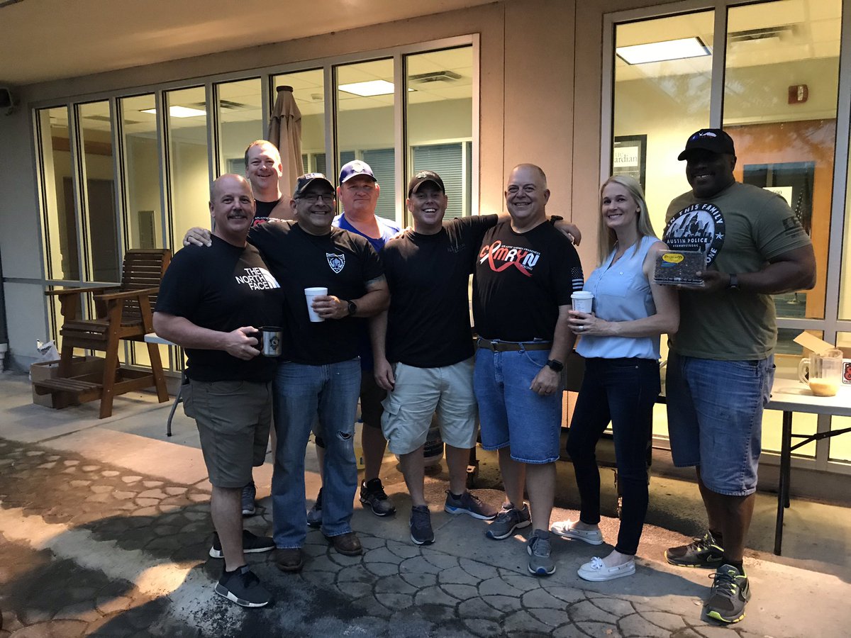ChiefRobledo's tweet photo. When Command Staff wakes up extra early to cook breakfast for Patrol & Staff. #SeriousPose #SillyPose #StrikeAPose Ya never know what youโre gonna get w this team but I love em all !! #LoveYoJob @PfPD52 @PPD205 @lewis_makeba @CVronka @PPD_247 @Bill74990429 https://t.co/SZwmEshCfJ