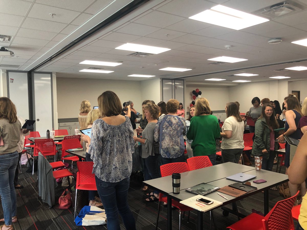 Angie Applegate tweet media