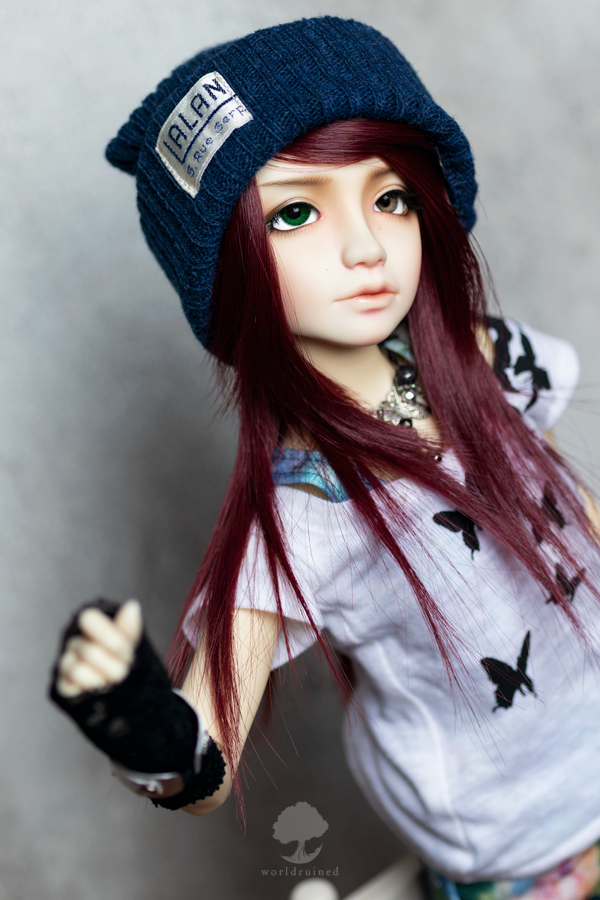 worldruined's tweet image. I really love him!

Jocelyn is a Heart sculpt by #annaqueen; faceup by #annaqueen
hat by @plus_dress 
butterfly shirt by @kyrie666_ 
tank top by @miel_kate_xxx 
butterfly necklace by ??
silver cuff by #basicline

It's hard to find SD10-sized boy clothing, so I use SD13 a lot...