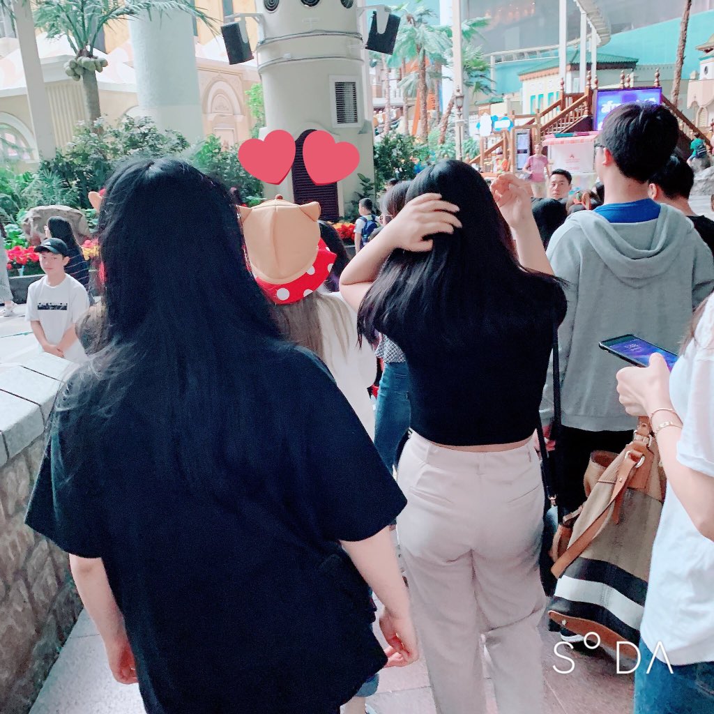 thanksic's tweet photo. 2015 vs 2019

Dahyun was afraid riding the viking and now in 2019 she was willing to ride them..

A CHARACTER DEVELOPMENT 💅🏻 https://t.co/4JUD1Q6dLq