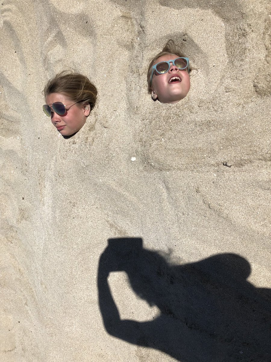 RPUffendell's tweet image. My work here is done 🤣🤣🤣🤣 #Teacher5aday #beach #funwiththekids
