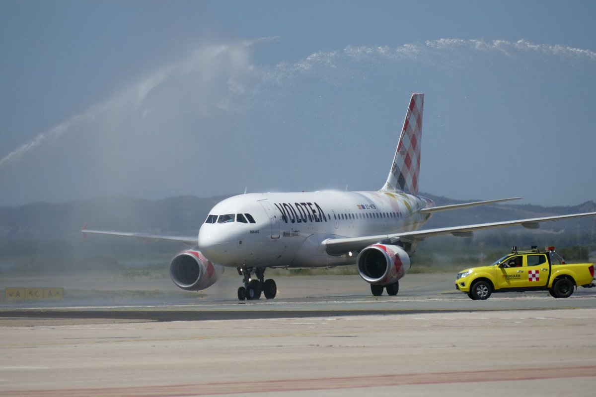 Volotea ha inaugurato la sua tredicesima base operativa a #Cagliari dove saranno allocati in modo permanente due #Airbus A319 per operare 15 rotte, 10 delle quali esclusive.