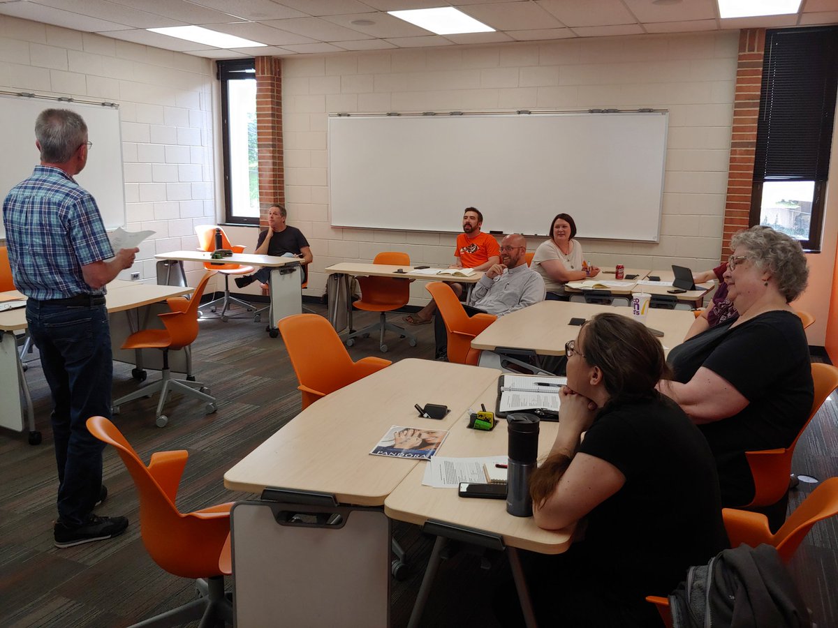 KSW_ProfDev's tweet image. UPIKE faculty gathering for our first meeting of the Gen Ed course redesigners, including one faculty member tuning in remotely from AZ! Our @upikebears faculty are awesome!