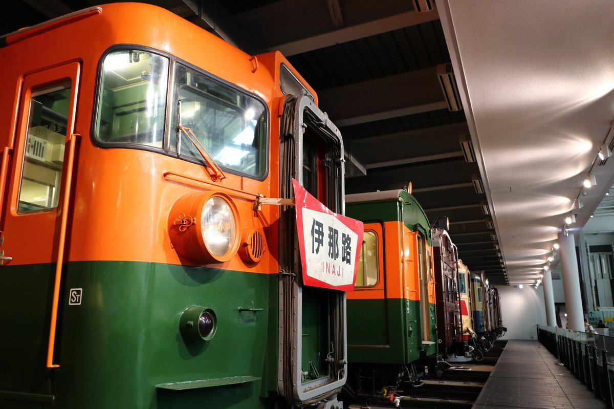 ハイチュウ 今更ながら先週の報告 日曜日はリニア 鉄道館へ クロ381の車内を見学してきました 写真はほぼ車外でしか撮ってませんが 2 3枚目の通り やはり先頭部と製造時からの車体との接合部は大きな亀裂を生じていて 解体も止むなしと改めて感じました