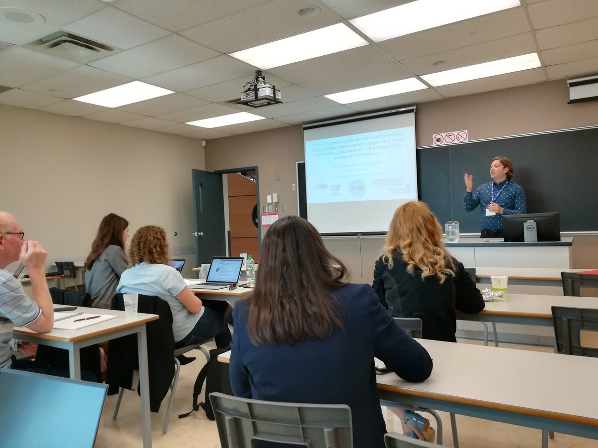 valeria_ligurgo's tweet photo. Ouverture du colloque "De la gestion personnelle des informations à la gestion des connaissances:analyser les niveaux individuels, collaboratifs et institutionnels de la gestion de l'information" par @jerry_jacques. J'y présente une partie des résultats de @LITMEatWORK #acfasc433 https://t.co/1UZ2Ba7zNy