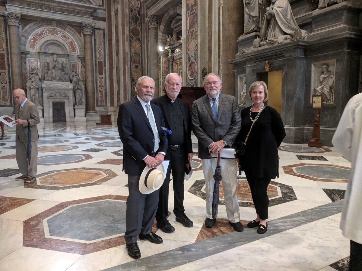 StMUprez13's tweet photo. Campus representatives attended Mass and caught a glimpse of Pope Francis during day 4 of the @StMarysU Pilgrimage to the Vatican. #StMU https://t.co/6LW0QUQqNd