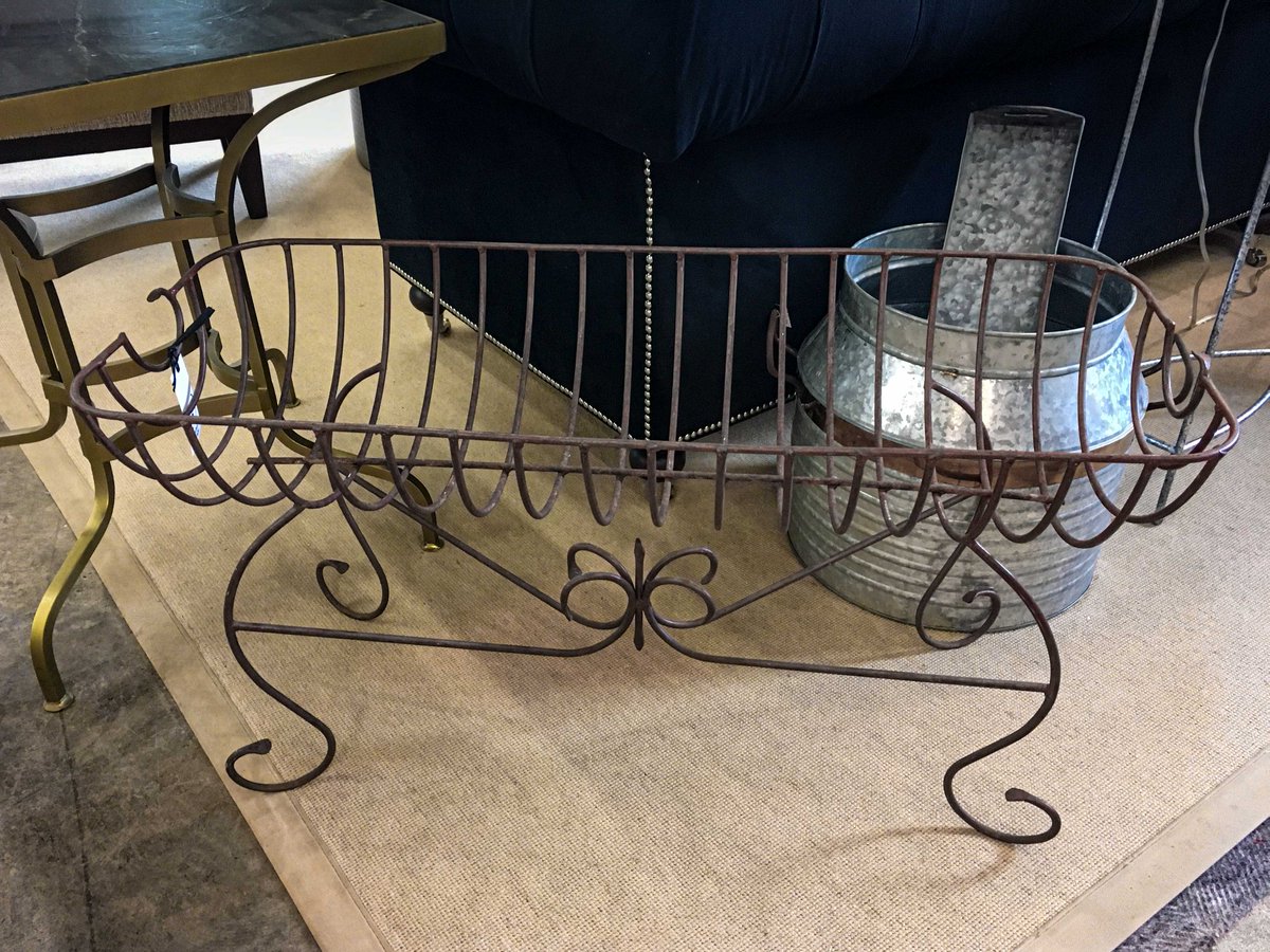 A few more cool consignment items are trickling in…

#ROC #RochesterNY #wc #windsorcottage #Rochester #furnitureconsignment #consignment #houseandhome #homedecor #cozyhome #homefurnishings