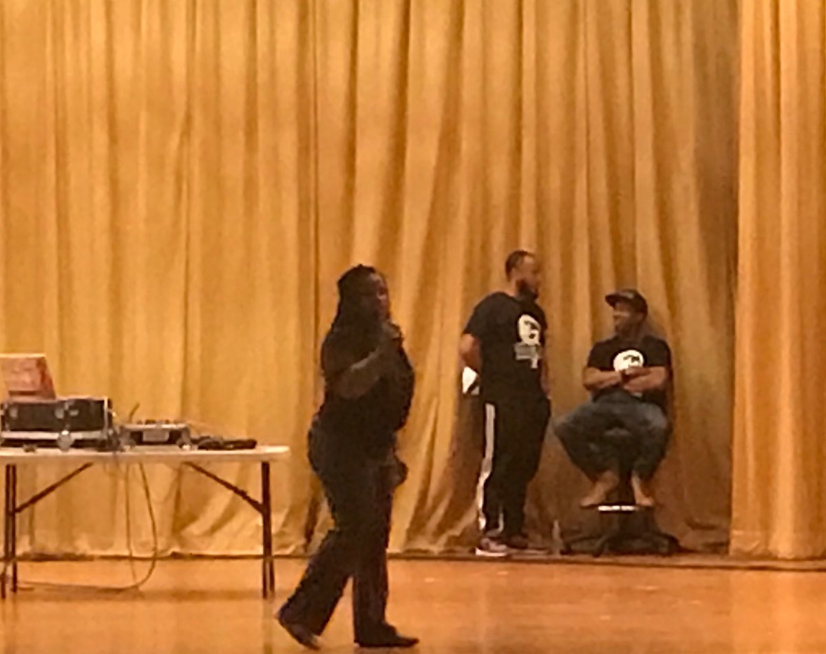 ⁦<a href="/SyracuseSchools/">Syracuse City School</a>⁩ ⁦<a href="/ClaryCougarSCSD/">Clary Middle School</a>⁩ Rasheada Caldwell of Let Me Be Great speaks life into our scholars. “When life swings at you swing back. Make it to your greatness!”