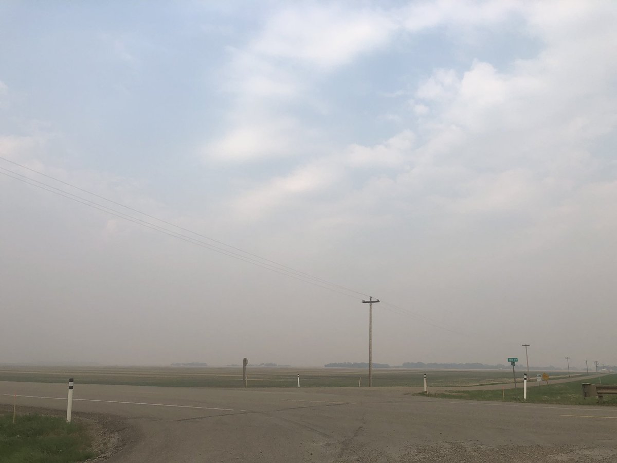 PCEfarmSALES's tweet image. We are 2hrs south of the AB fires. Heavy smoke. Our hearts are with our friends and customers from Manning and north who are in this. Spoke with customers being evacuated yesterday. Some have sent wives and children to safety as they stay back to save their farms and cattle. 😢