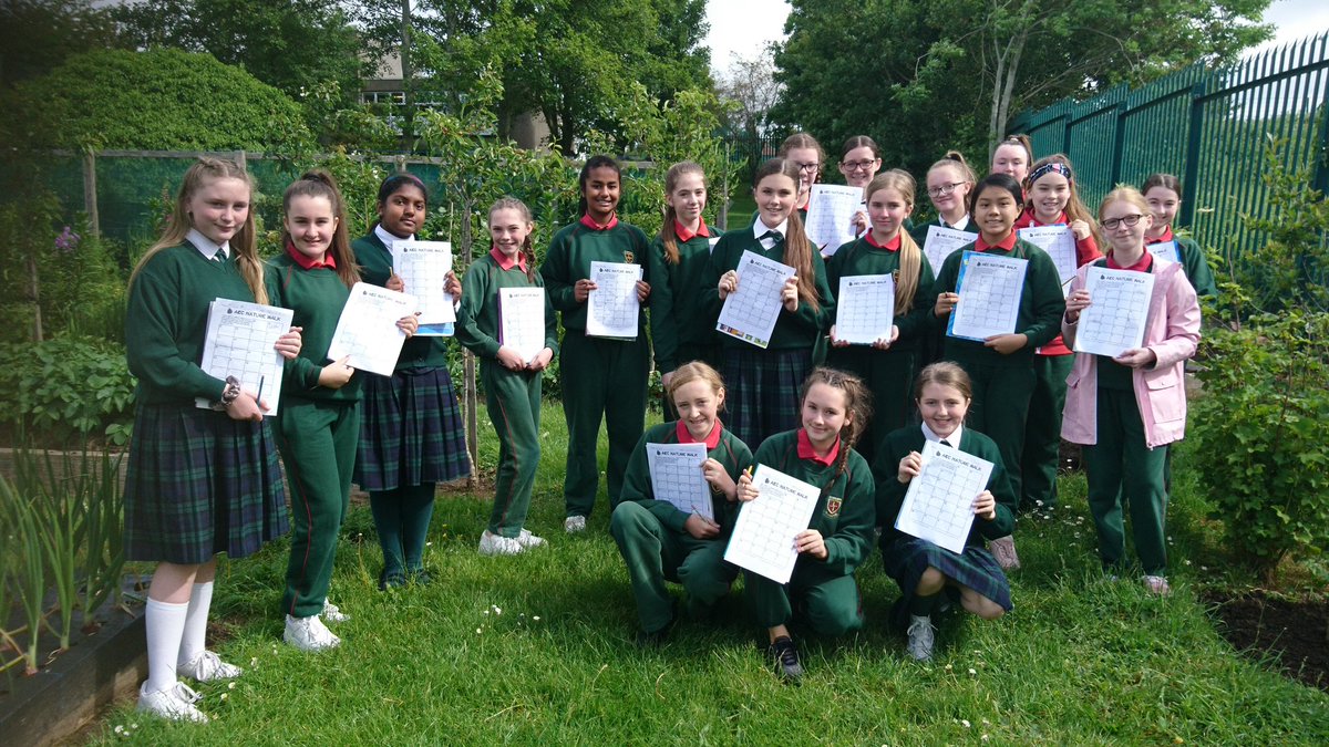 MrsphelanIre's tweet photo. #9000steps 6th class in St Brigids enjoying 9000 steps for MS as part of World MS Day @stbrigids_gns https://t.co/o89Aq8jNRY