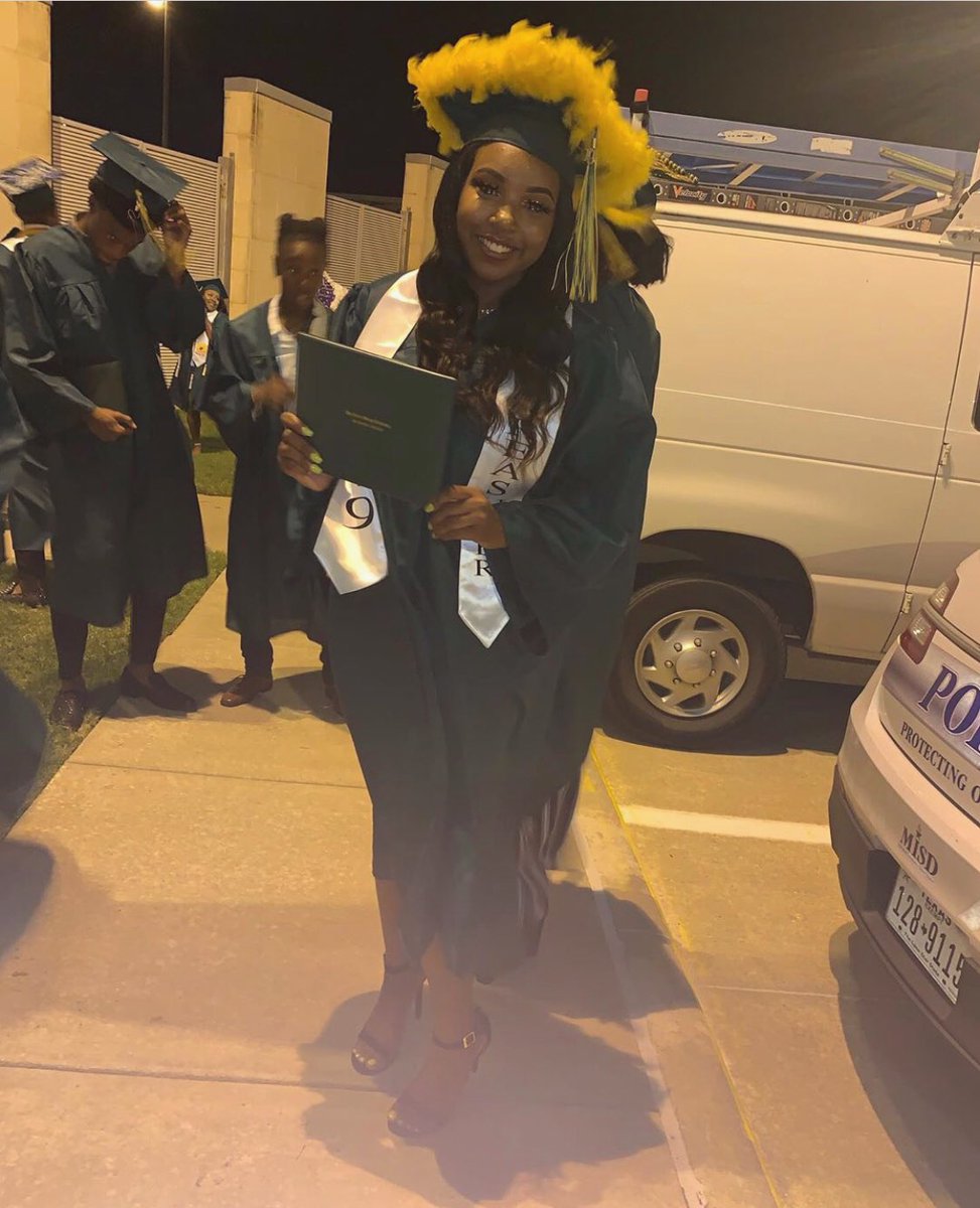 DE_Cheerleaders's tweet photo. Officially~Official🎓!!
Congratulations and Welcome to the DHS and DE CHEER Alumni Club!!
*
💚It’s Great to be a DeSoto Eagle💛
#WeGotEmLooking👀
#EarnedNotGiven https://t.co/kFfP8UpFbW