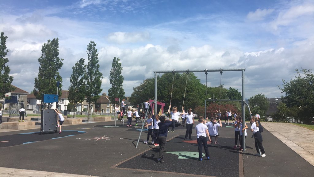 french2ndclass's tweet photo. Having great fun in the park today to end our active week ❤️ @SaintAidansPS @StAidansHPS https://t.co/6k71IEUmht