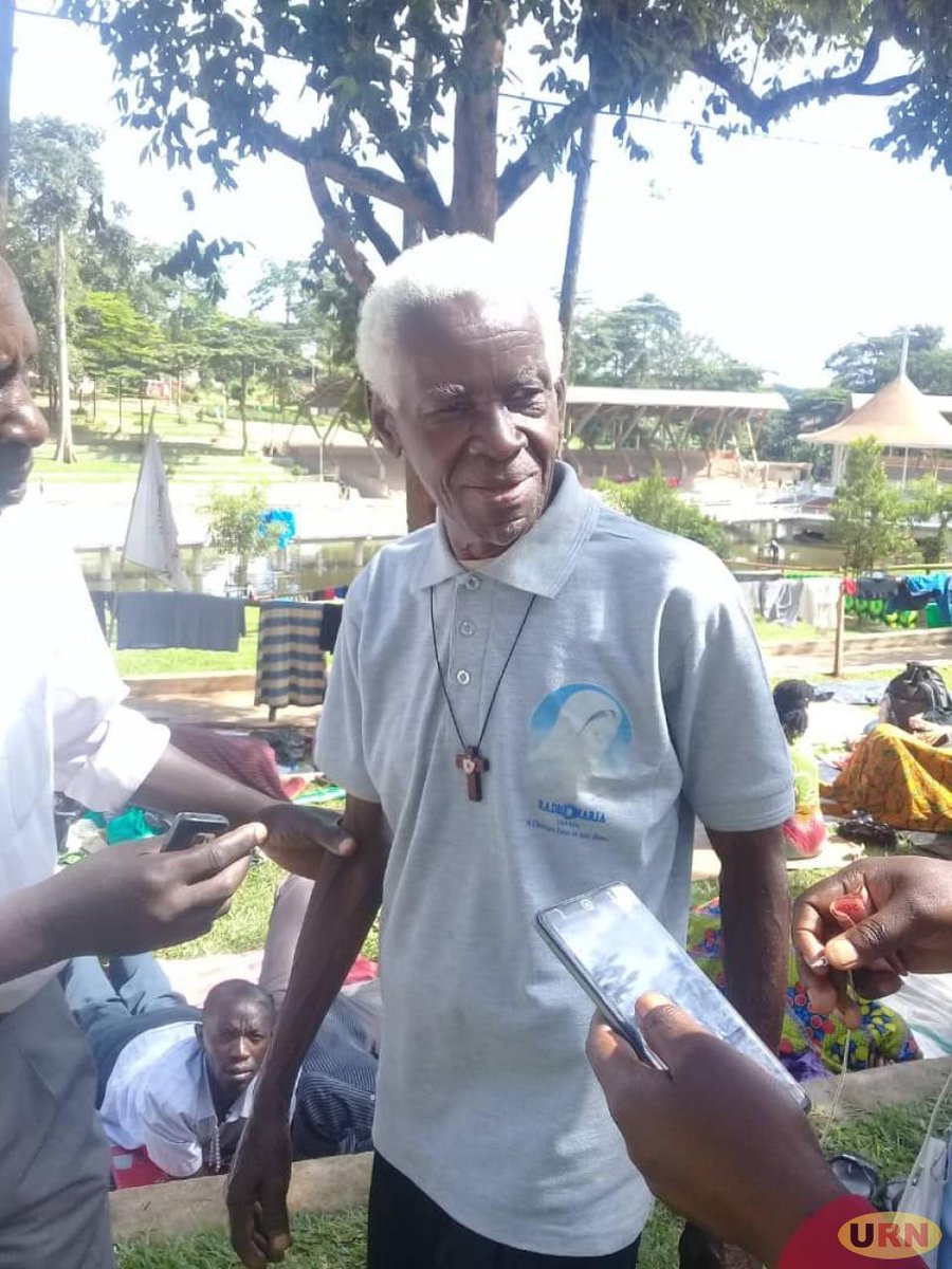 Newsday_Ug's tweet photo. A 95-year-old pilgrim from Bushenyi has been robbed clean at the Uganda Martyrs Shrine, Namugongo. Bernard Tibyangye claims to have lost Shs 230,000 and his travel documents to thugs as he stepped out of the Catholic shrines to buy something to eat. #IntelPostUpdates https://t.co/ITg5uEPWBh