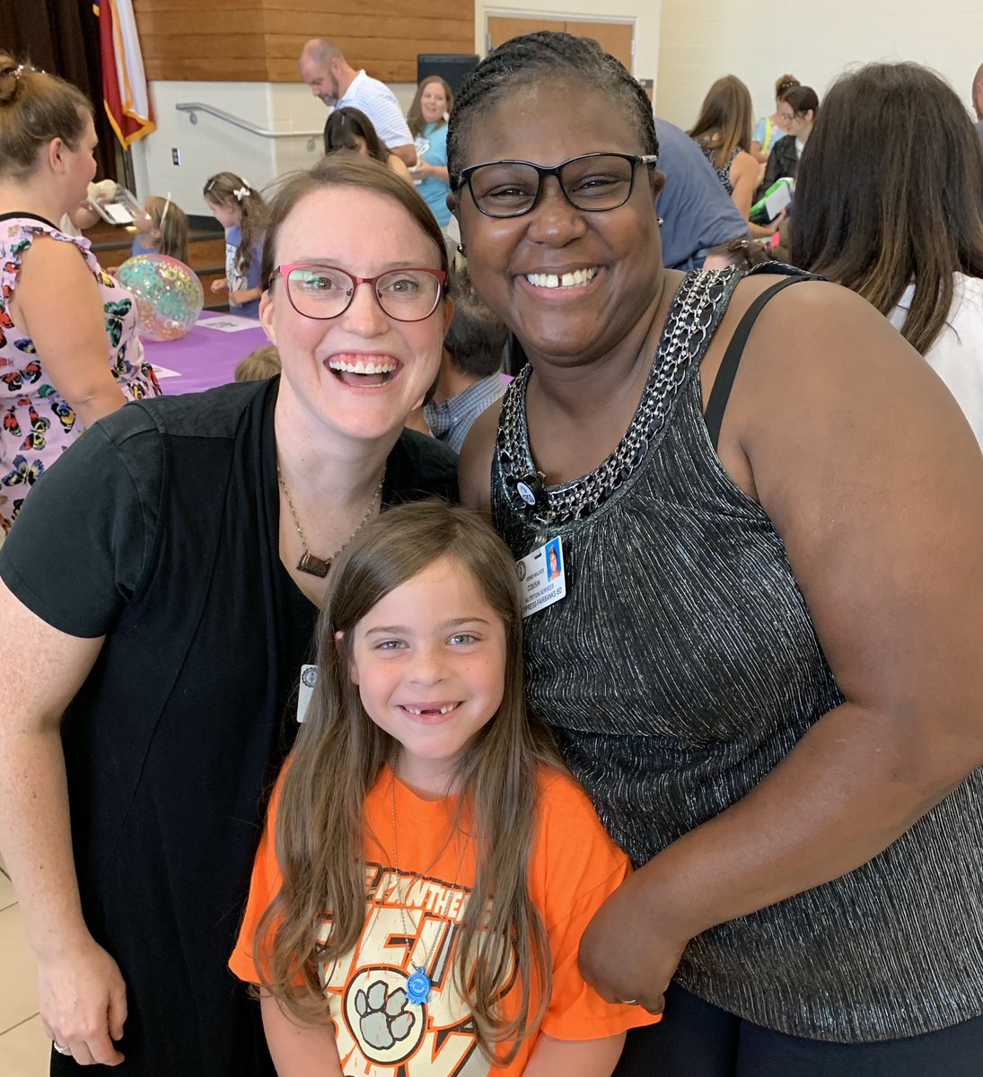 Me. Venus from <a href="/PowerUpCafe/">Cy-Fair Nutrition</a> helping Ms.Ware <a href="/popemusicians/">Pope Music</a> with end of the year Kinder party!! My baby is moving on up. <a href="/popepanthers/">🅟🅞🅟🅔  🅟🅐🅝🅣🅗🅔🅡🅢</a>