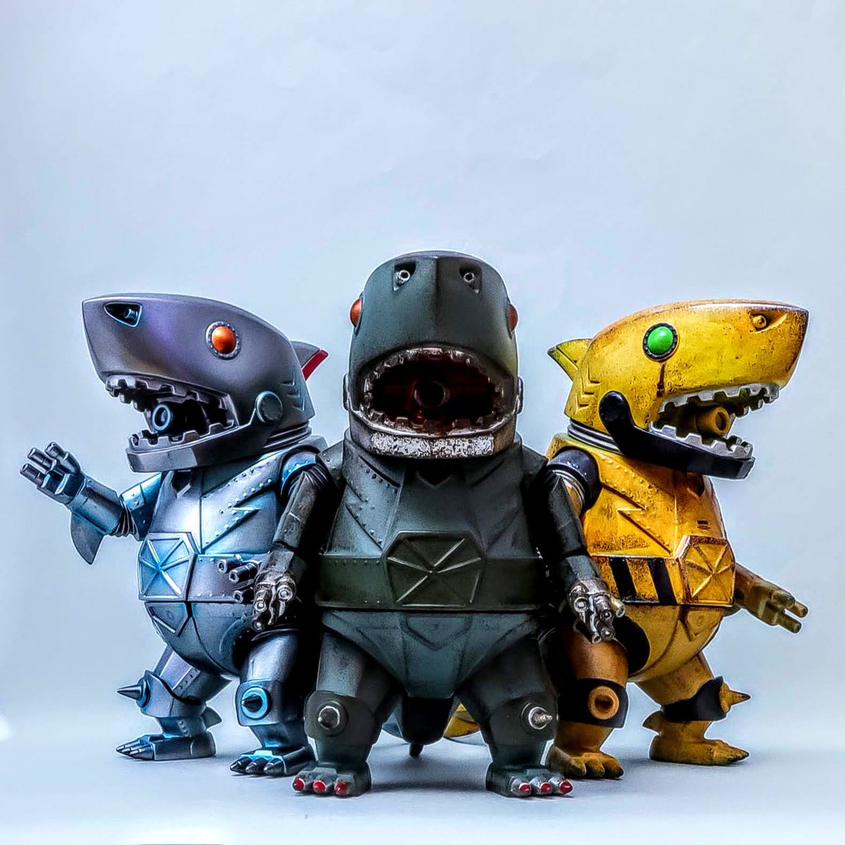 MOMOCO STUDIO、 メカシャーク Momoco Studio - Art Toys - The Toy Chronicle