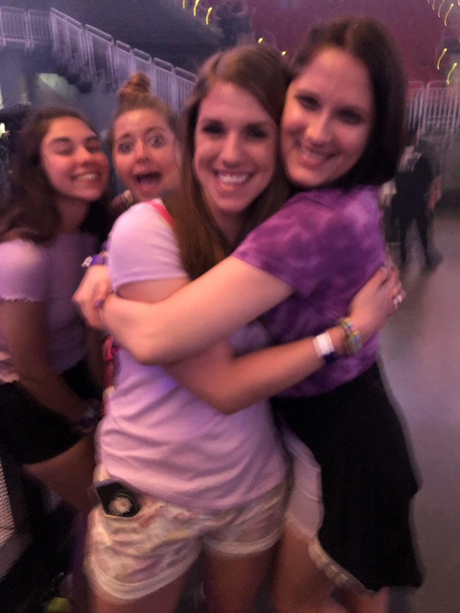 StateofMandy13's tweet photo. I think the new thing for our friends group is photobombing😂💜 #plattenums https://t.co/PbseZyhw15