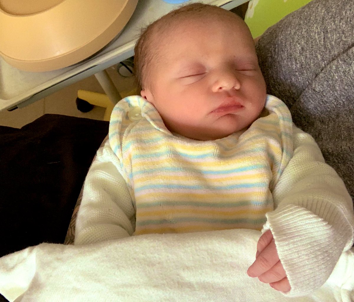 tateyK_'s tweet photo. My perfect little godbabyπ #royalrae https://t.co/7eMzkkx1cB