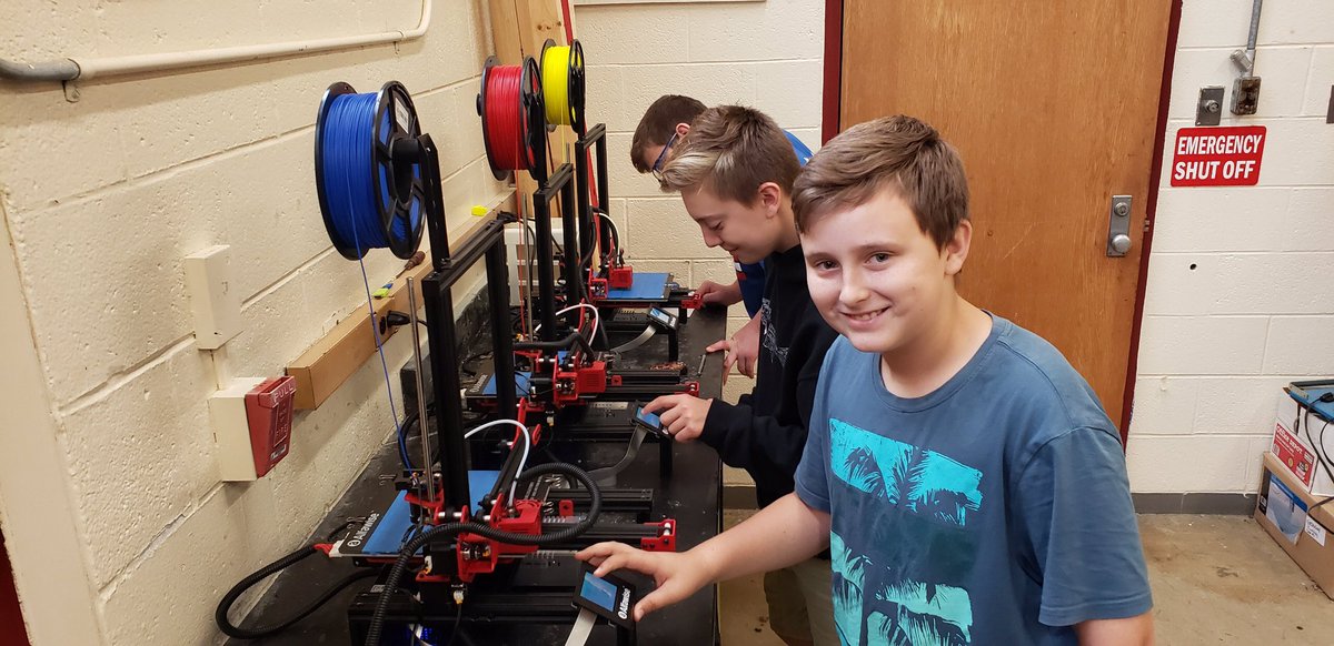 MuirColts's tweet image. 7th grade pre-engineering students designing, file converting, and creating a product using the 3D printer! #initialkeychain #manufacturing #steminaction