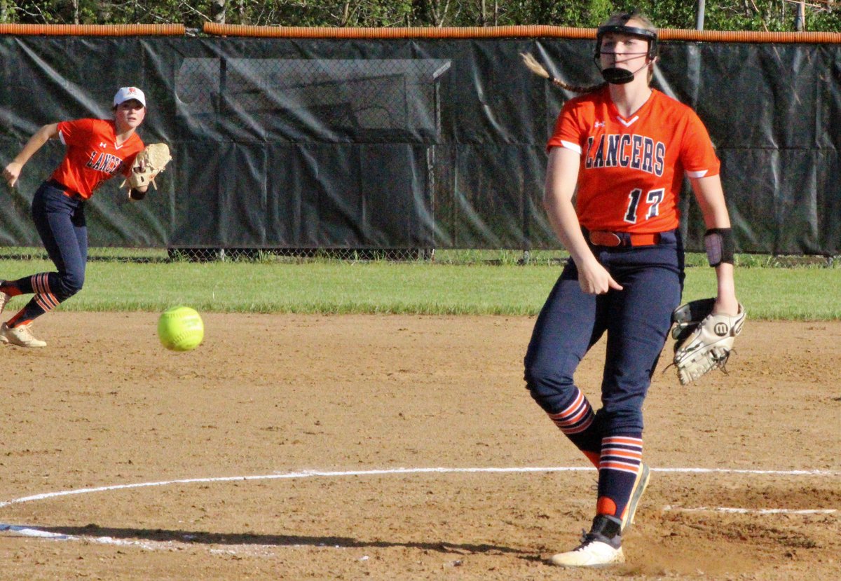 cfieldsports's tweet photo. The 2019 #Region6B Softball Championship: #RoundIII
#2 @LancerSoftball2 at #1 @CosbyAthletics, 5pm.
Teams split in regular season. #rvaW https://t.co/D37KrmZ2P3