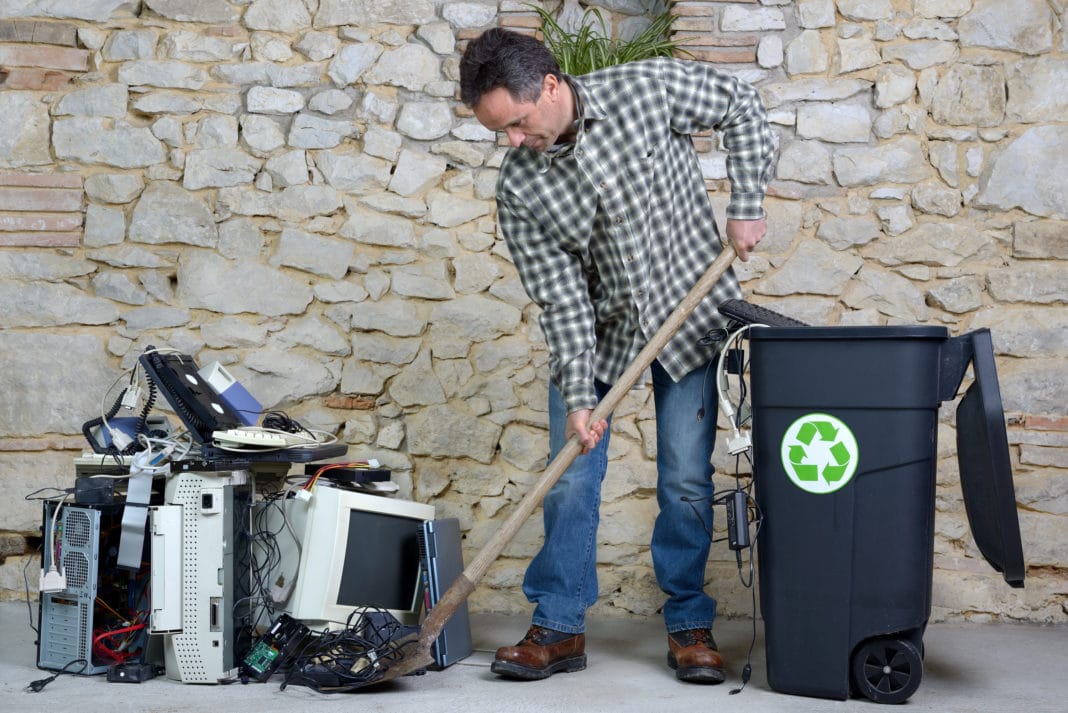 KerberRoseSC's tweet photo. Drop off your old and unwanted electronics or appliances at Recycle Fest on 6/14 from 10a - 1p at the KerberRose Green Bay location. Recycle laptops, dehumidifiers, microwaves and more for FREE! Open to the public #recyclefest #greenbay #greatergbc @GBstreetwise @GGBChamber https://t.co/ZM3IsbzTuB