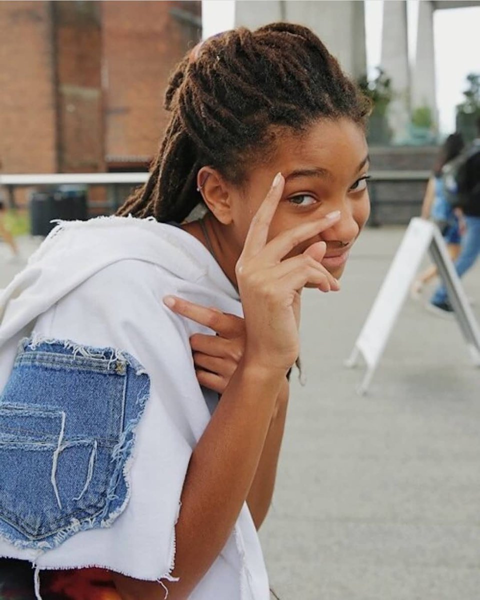 「❀」 —  ❝cαuse the plαчers gonnα plαч αnd the hαters gonnα hαte, but ı'm just gonnα shαke ıt off.❞