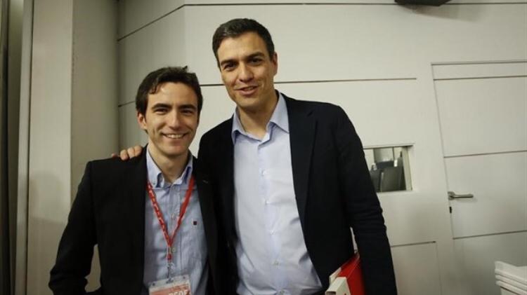 La_Vecinita_'s tweet photo. Con el pequeño Sánchez no @SantanderCs https://t.co/4s6tB6mgcy