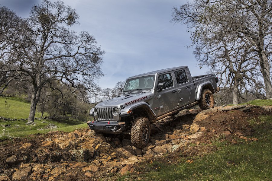 drivingthenatio's tweet photo. #Jeep #Gladiator #Rubicon wins #Topless in #Miami - Move over #Gwynethpaltrow you’re not the only that looks stunning in an itty bitty tiny weeny @Jeep #Gladiator @TeamRubicon #Truck at #SAMA #ToplessinMiami #convertible and panoramic #sunroof competition https://t.co/JRz1i7lymF https://t.co/gheVDOi0AT