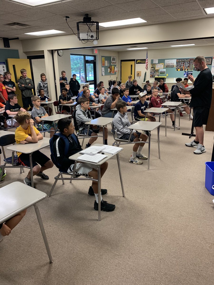 ClearLakeFB's tweet photo. Great turnout for our current 6-8th graders that plan on playing FB for the Lions next year! Glad to have you all as part of the #family! Remember the work starts this summer #LionFB #LionPride #HuntEverything https://t.co/iVRiGSv0Mn