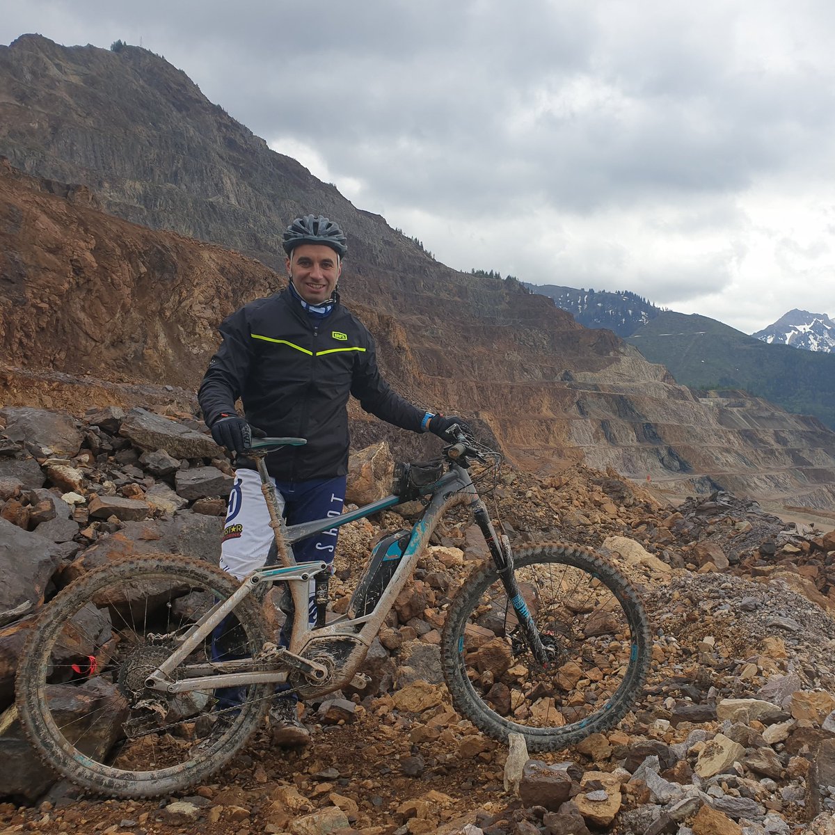 Acabamos el reconocimiento del prólogo, mañana a las 8 a.m. gas!
FINISH PROLOGUE PREV, TOMORROW 8AM FLAT OUT! 😎😎😎✊✊✊
<a href="/cube/">Jamie Holding</a>bikesespana @cube.bikes @airohelmets <a href="/ride100percent/">100%</a> @suuntoesp