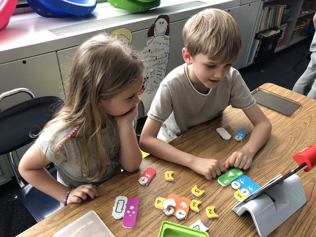 1mrsbedingfield's tweet image. The intensity...the concentration is evident during @PlayOsmo with #codingawbie #IvyHillLeague #thisishard #perseverance #strawberries #problemsolving #teamwork