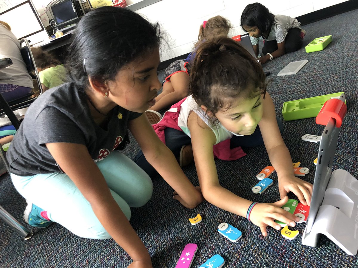1mrsbedingfield's tweet image. The intensity...the concentration is evident during @PlayOsmo with #codingawbie #IvyHillLeague #thisishard #perseverance #strawberries #problemsolving #teamwork