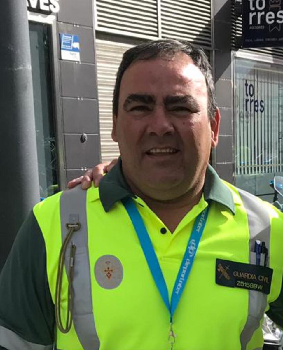 interiorgob's tweet photo. Fallecido en Los Barrios (Cádiz) en cumplimiento de su deber Fermín Cabeza González, @guardiacivil de Tráfico.

Ejemplo de servidor público que dio su vida por la seguridad de todos

Un abrazo a su familia, en especial a su mujer, Eva, y a su hijo, David

Fernando Grande-Marlaska https://t.co/jSl8lymS0F