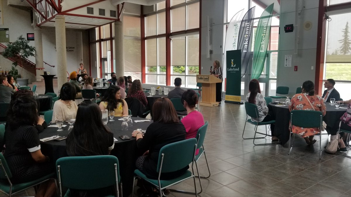 Recognizing #studentleadership First Inductees into #Presidentscircle 2019.  #studentsinthelead @LakelandCollege