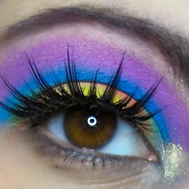 HarrarSteph's tweet photo. Best way to de-stress?? Play with makeup #MUAinthemaking #JeffreeStarPRList #JeffreeStarCosmetics #beauty #morpheeyelashes @JeffreeStar @jeffreestarcosmetics @morphebrushes @MannyMua733 https://t.co/jfBspXv0vC