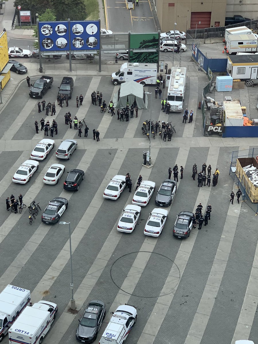 If you ever wondered what 100+ <a href="/TorontoPolice/">Toronto Police</a> officers look like in advance of the #NBAFinals2019.. Thanks for keeping the city safe! 
<a href="/Raptors/">Toronto Raptors</a> #WeTheNorth