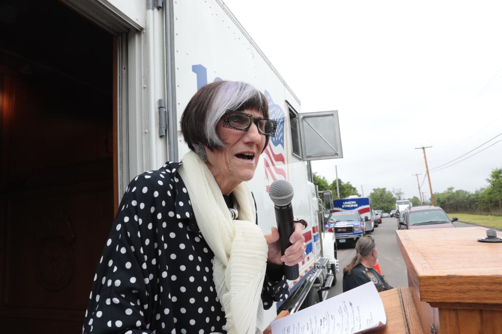 Teamsters's tweet photo. Congresswoman @Rosa_DeLauro stands with @XPOLogistics workers on the picket line today! #solidarity #DayOfAction #WeAreXPO #Teamsters #1u https://t.co/xSjaBcRqSM