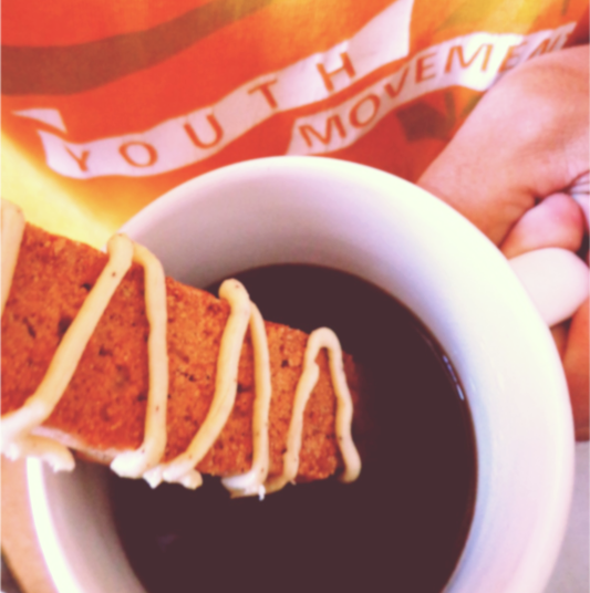 BakingSweetos's tweet photo. ¡La receta de biscottis ya está en español!Tienen una textura crujiente y ligera que se derrite en tu boca con cada mordisco, un glaseado cremoso de chocolate blanco y un aroma impresionante https://t.co/WLDqtl5Rc0
#galleta #chocolate #café #blog #foodblog #receta #blogderecetas https://t.co/W1yAwfSzqI