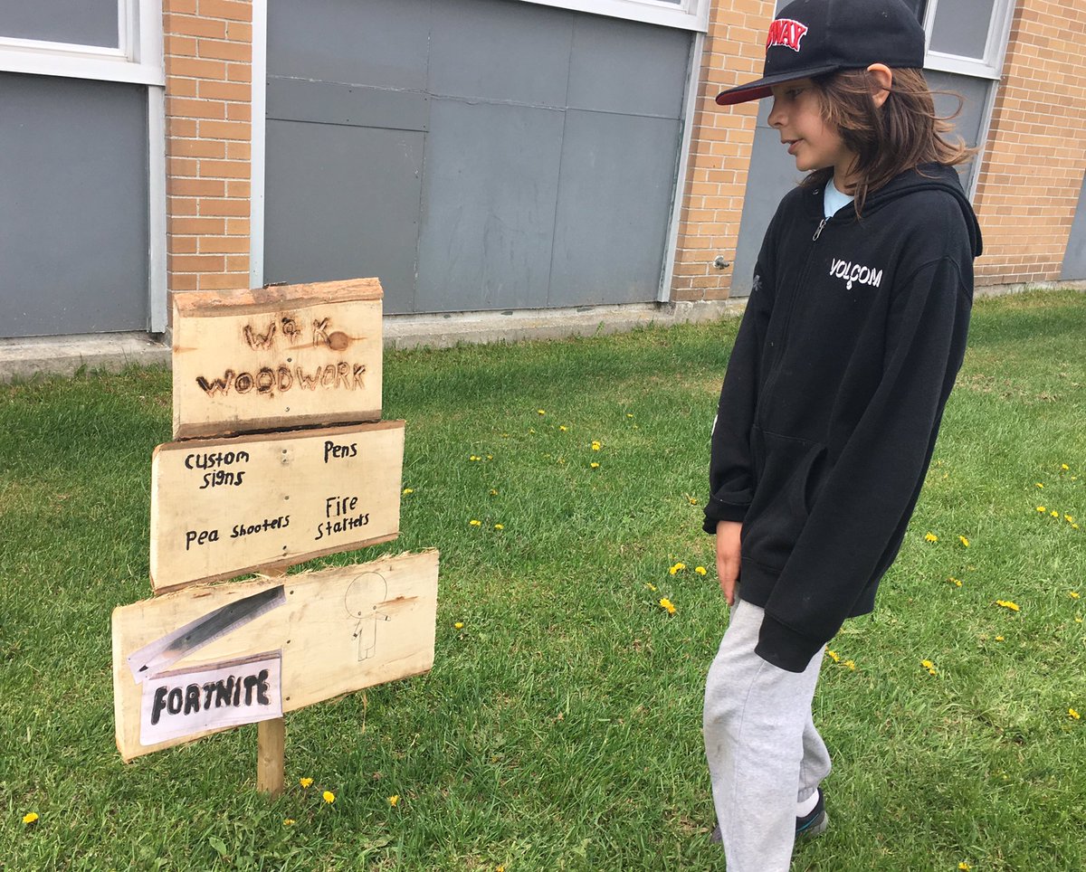 Neva_Murray78's tweet photo. The art and power of advertising. Students created mini billboards advertising their business during our Entrepreneurship Fair! #rdsb21c https://t.co/obW0N2REje