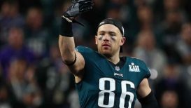 Zach Ertz Workout - Player Nutrition &amp; Exercise Info - planetsupplement.com/zach-ertz-work…