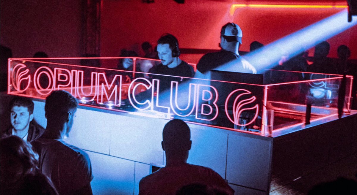 couleurrecords's tweet photo. 📸 LABEL PARTY (part2)📸 w/ @kroonermusic @AlexVanDiel @iampokeyz @gaba_music @Tonajha_Klab et @Thomaspasko à l’@OpiumClub31 🔥 🧼💦 Attention à la mousse ! #lacouleurrecords #opiumclub #toulouse #LabelParty https://t.co/kU7f6aDcql