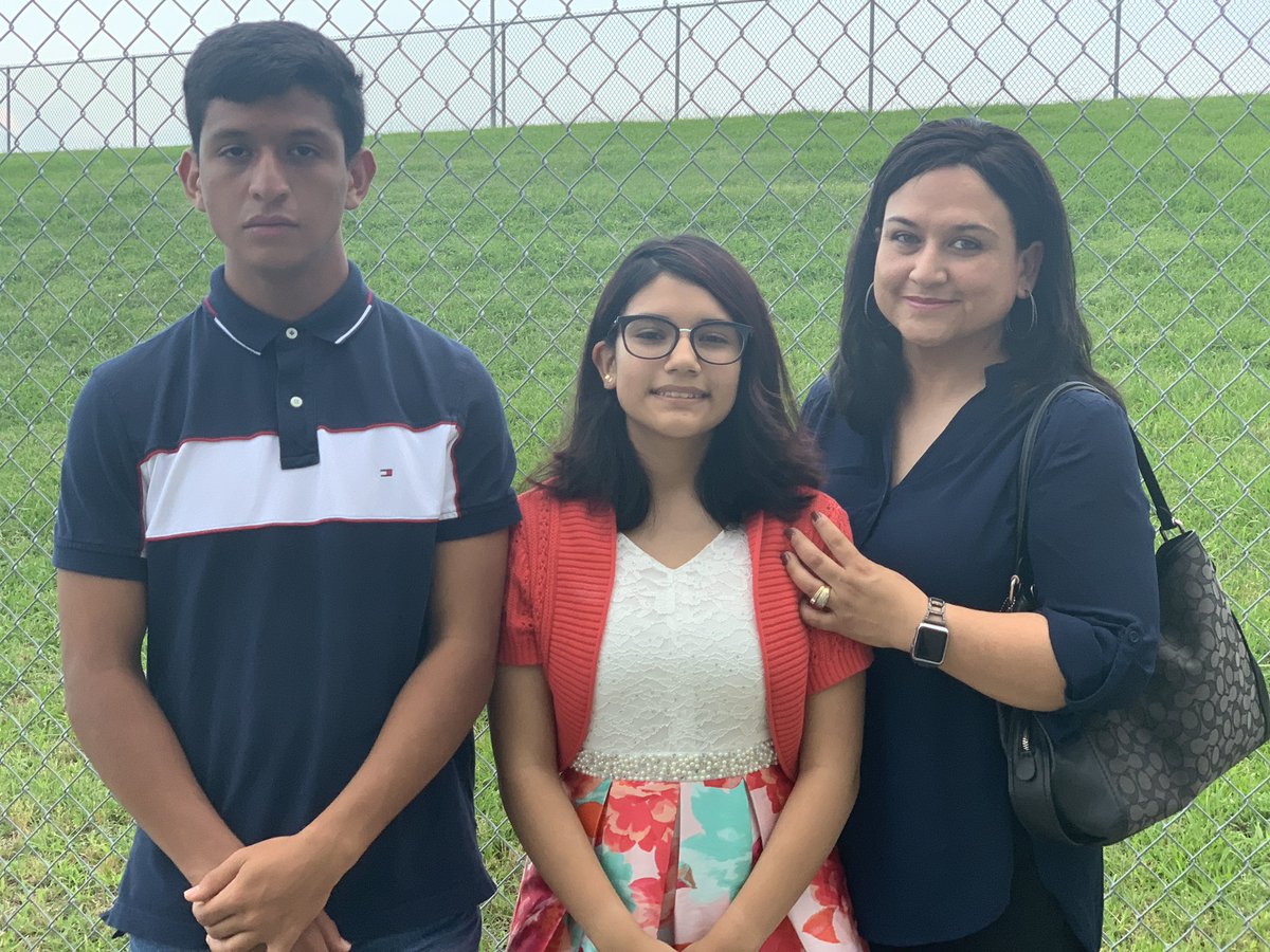 geovanni01's tweet photo. Can’t believe my little girl is high school bound already. 8th grade celebration. @loliamam https://t.co/3IyrYuwzOc