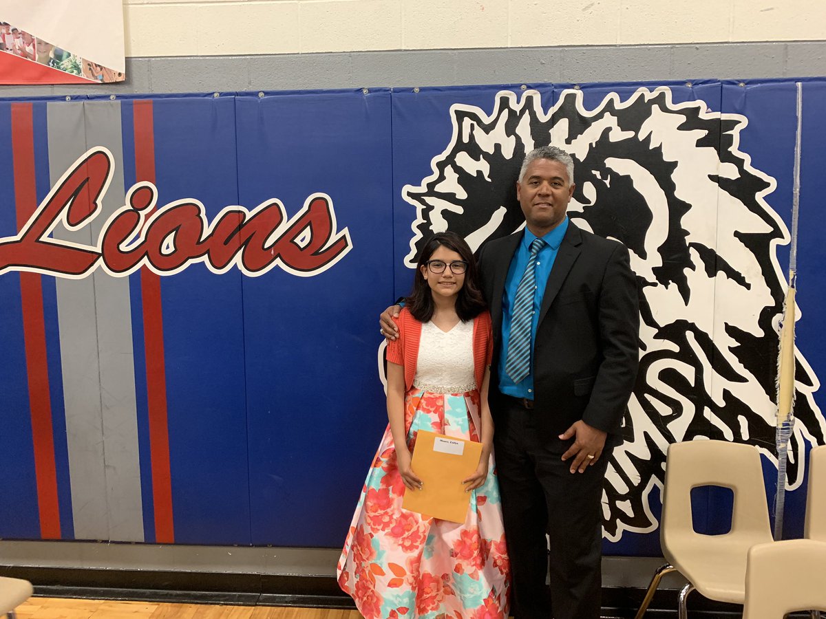 geovanni01's tweet photo. Can’t believe my little girl is high school bound already. 8th grade celebration. @loliamam https://t.co/3IyrYuwzOc